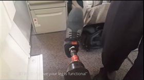 除非證明能跑能跳！截肢男遭航空公司要求換座位 