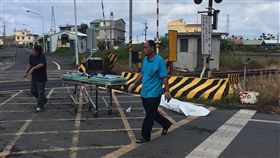 台鐵,事故,台東,新左營,平交道,佳冬站（圖／中央社；屏東消防隊提供）