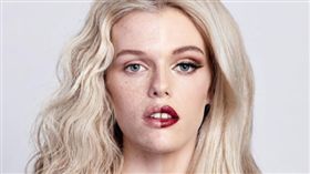  半臉妝　化妝　女孩　 https://www.instagram.com/p/BUcg272hz-P/?tagged=thepowerofmakeup