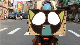 榴彈,步槍,超車,後車箱,按喇叭,彈藥庫　圖／翻攝自爆廢公社臉書