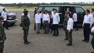 戰機進場不見統帥　蔡視察漢光遲到