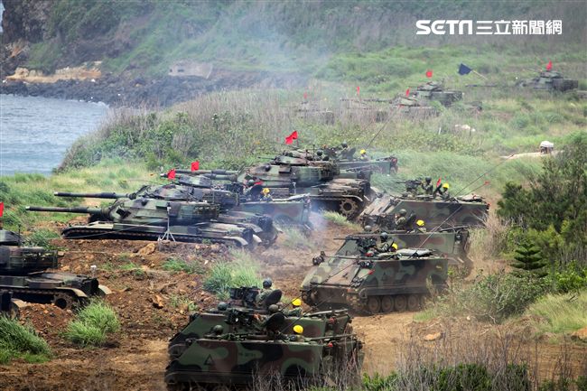 戰車連M60A3防護射擊。（記者邱榮吉/攝影）