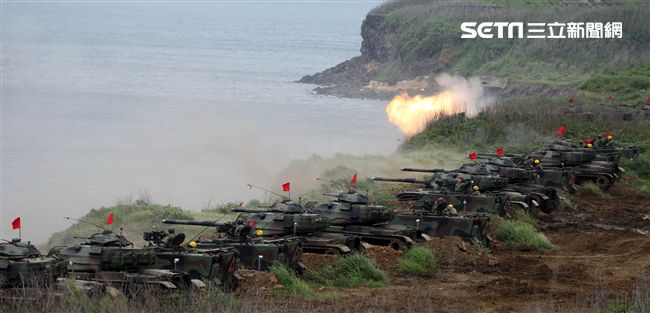 戰車連M60A3防護射擊。（記者邱榮吉/攝影）