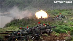國軍「漢光33號」演習，三軍聯合反登陸作戰操演（25）日於澎湖登場，聯合兵、火力、區分空中應援、泊地攻擊、反舟波射擊、坐灘現火殲及防護射擊，以遂行反登陸作戰操演。（記者邱榮吉/攝影）