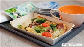 長榮機上餐,RIMOWA過夜包。（圖／長榮提供）