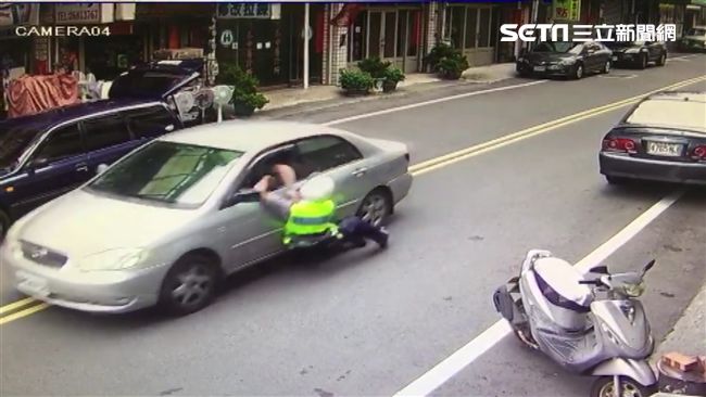 毒蟲拒盤查駕車逃逸　警遭拖行百公尺