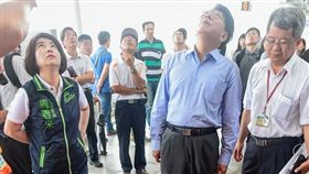 16:9裁圖
天天有陳情？屏東車站等車要淋雨　啟用近2年縣長才去視察
圖／翻攝自潘孟安臉書
https://www.facebook.com/pan.menan1/posts/10155141180030631