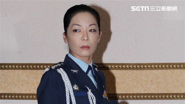 爆不倫！總統隨扈偷吃大12歲女武官