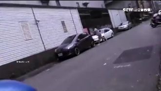 男持棍棒猛砸車　飲料外送員急報警