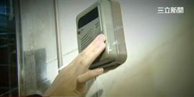 帶小三躲債，討債集團通報妻子抓姦後，妻子訴請離婚。（示意圖）