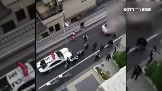 恐怖情人挾持女友媽　僵持後刺胸自殺