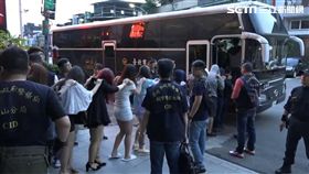 台北市1名女高中生花9千元辦生日趴，還找來王姓酒店經紀兜售毒品，警方獲報前往查緝，一舉逮獲24人，其中16人未成年（翻攝畫面）
