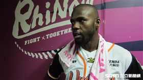 ▲統一獅洋投Alfredo Figaro（福瑞多）賽後接受媒體訪問。（圖／記者蕭保祥攝）