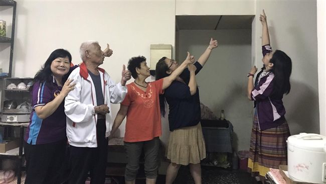 昔偕志工探訪加裝住警器　今靠它救命