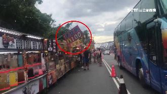 墾丁烤魷魚騙人？3尾1百付錢卻漲價