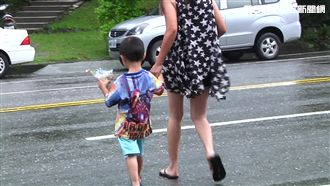 看龍舟訓練男童走丟　母進警局才尋獲