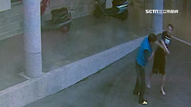 2男清晨看遺體　殯儀館沒開揍管理員