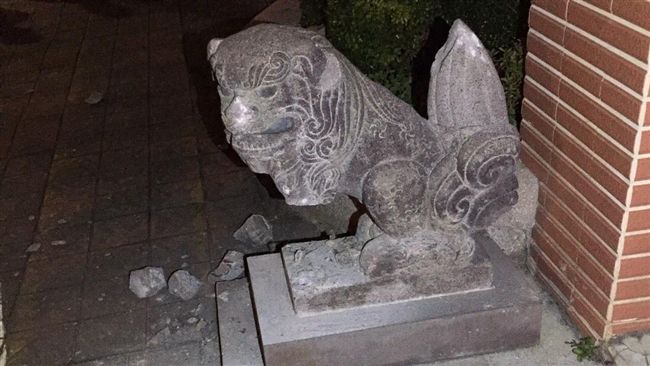 石狛犬遭斷腿　他諷下回台灣總督府？
