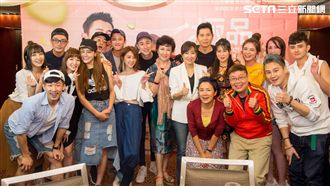 殺青被感謝快崩潰　吳慷仁羞蹲掩面