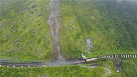 蘇花公路112.6K落石坍方（圖／翻攝自臉書蘇花公路即時路況） https://goo.gl/r92LyS