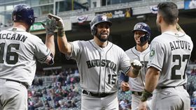 ▲休士頓太空人單局灌11分大逆轉，Carlos Beltran（左2）也擊出3分全壘打挹注。（圖／美聯社／達志影像）