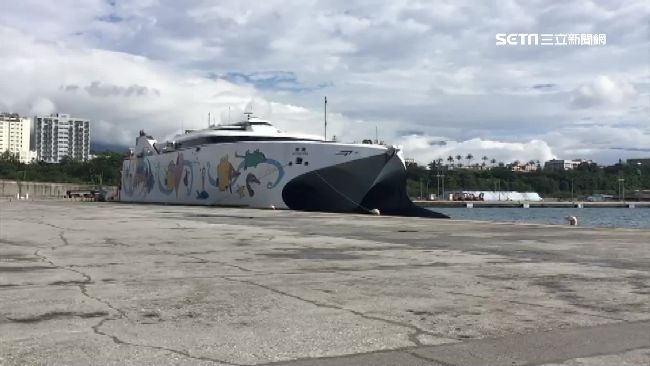 蘇花公路坍方返家難　陸海齊發疏運