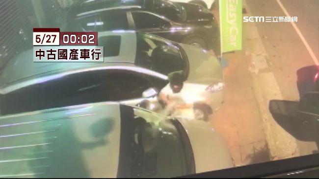 4惡煞半小時砸23車　雙B名車遭毀