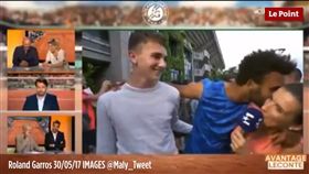 醜態百出！法網外卡小將輸球超失態　受訪狂親女記者還亂摸
哈穆（Maxime Hamou）
圖／翻攝自Mas to YouTube
https://www.youtube.com/watch?v=eDbiXW2oNW0
