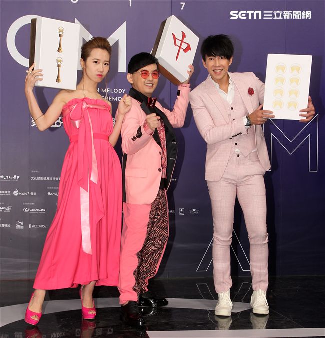 第28屆金曲獎頒獎典禮暨星光大道主持人黃子佼、Dennis (區耕祥)、 Lulu (黃路梓茵)亮相。（記者邱榮吉/攝影）