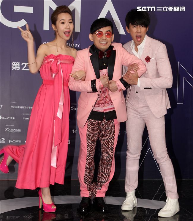 第28屆金曲獎頒獎典禮暨星光大道主持人黃子佼、Dennis (區耕祥)、 Lulu (黃路梓茵)亮相。（記者邱榮吉/攝影）