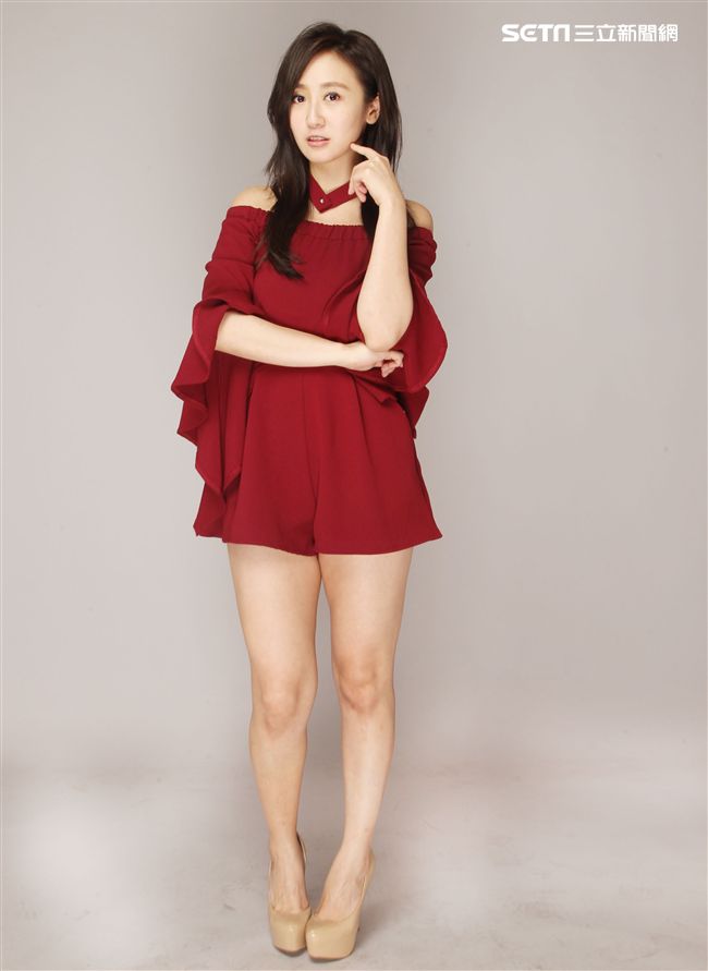 正妹蔡允潔火辣身材、傲人雙峰經常成為焦點。（記者邱榮吉/攝影）