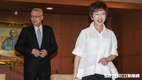 國民黨新任黨主席吳敦義拜會現任黨主席洪秀柱 圖／記者林敬旻攝