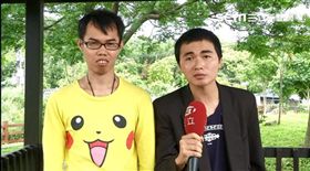 鄧佳華與游兆霖合照
圖／資料照
http://attach.setn.com/newsimages/2017/05/09/901565-XXL.jpg