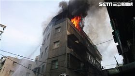 北市頂樓加蓋火警，火勢迅速控制。（圖／台北消防局提供）
