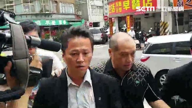 百年石狛犬像遭砸　李承龍等人被起訴