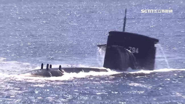 睽違13年！劍龍級潛艦成功擊沉靶艦