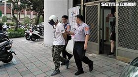 韓男努力工作送貨賺錢，不想請假引起老闆不悅，進而多次未參加輔導治療課程，最後遭到法院通緝，警方昨天策動他到案（翻攝畫面）