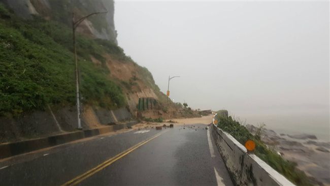 土石坍　金山路段管制、野柳隧道封閉