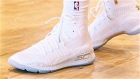 curry第4代鞋（翻攝自br_kicks推特）