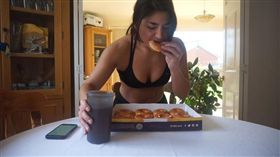 大胃王,Leah Shutkever,甜甜圈,大食,高卡路里,爆食
（圖／翻攝自YouTube）