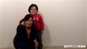 李子婕和妹妹李子筠同樣患有先天性隱性遺傳罕見疾病黏多醣症第四型，但仍樂觀面對生命。（圖／李子婕提供）