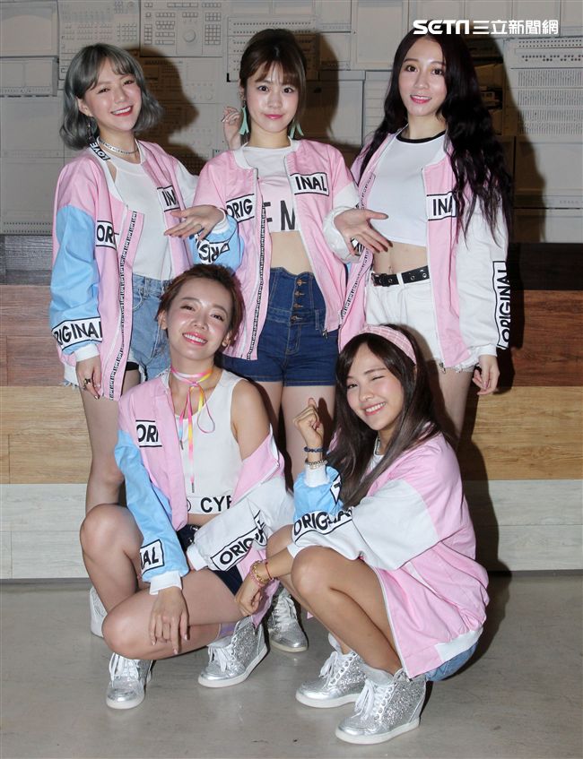 Twinko女子團體由五個來自不同領域的女孩-星潼、可青、凱希、張語噥和泫所組成。（記者邱榮吉/攝影）