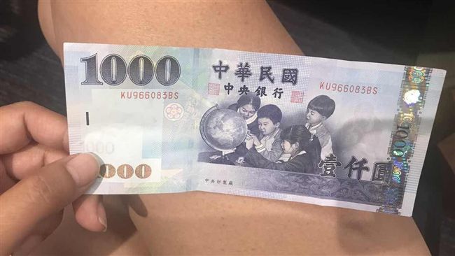 男客控偷錢？應召女：我全身脫光光耶