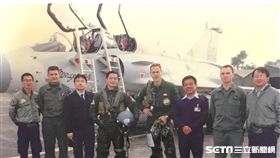 幻象20週年/空軍司令沈一鳴/499聯隊長柳惠千，其中後來擔任駐拉脫維亞代表、國安會副秘書長的退役中將葛光越 盧冠妃攝