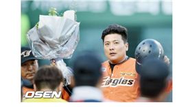 ▲韓火鷹強打金泰均連85場上壘記錄達成，超過大聯盟紀錄。（圖／截自韓國媒體）