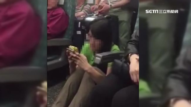 高鐵佔位姐坐走道　乘客過不了批自私