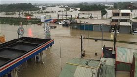 雲林斗南淹半層樓高（圖／翻攝自爆料公社）
https://www.facebook.com/photo.php?fbid=1720632307954413&set=gm.1292181407580688&type=3&theater