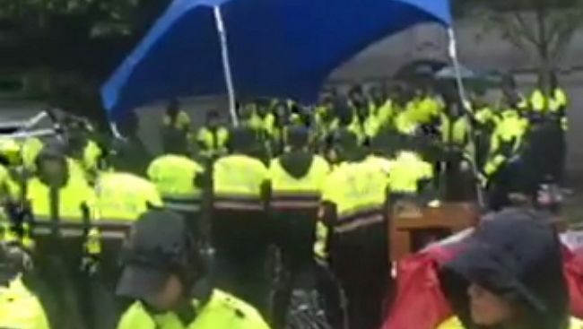 原住民抗爭帳棚遭拆　府：尊重警方