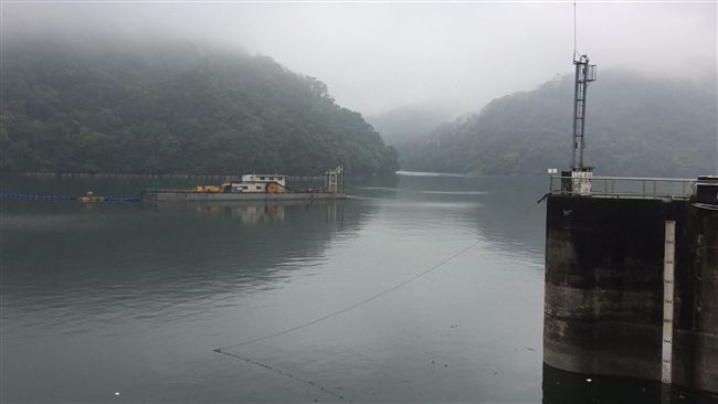 石門水庫喝飽了　晚間8時調節性放水
