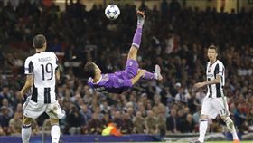 ▲皇家馬德里C.羅納度在上半場漂亮倒掛金鉤。（圖／美聯社／達志影像）